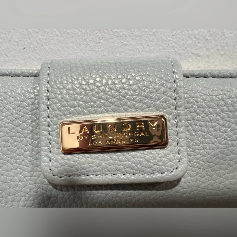 LAUNDRY by Shelli Segal NWT Light Blue Wallet Zippered Pocket Card Slots $58msrp